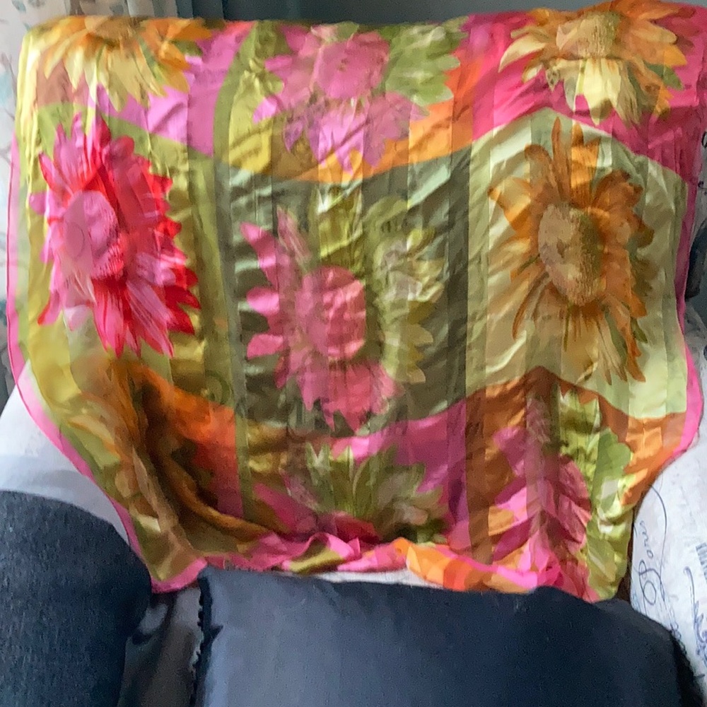 Art of Silk Tie Rack sunflower scarf